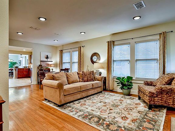 4th image of 2316 Marigold Ave
