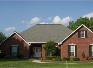 101 White Columns Dr, Kathleen, GA