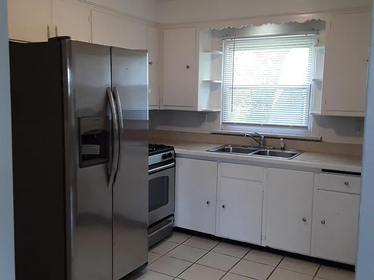 188 E North Ave #2 — Photo 4