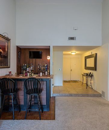 4th image of 15767 Country Club Dr