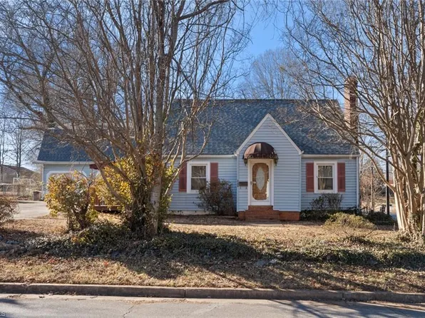 3300 Rosemont Ave, Winston Salem, NC 27127