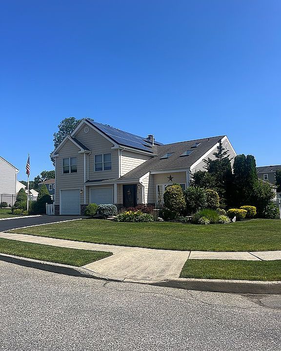 2nd image of 1 Scarlet Ln