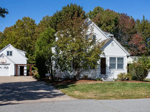 8 Hobbs Road, Hampton, NH 03842