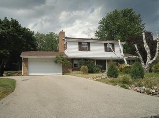 744 Thackeray Trl, Oconomowoc, WI 53066