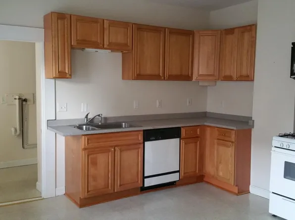 29-31 Cotton St, Leominster, MA 01453