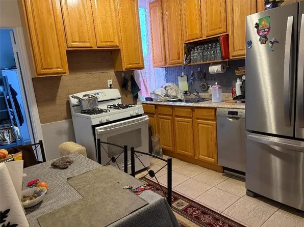 2347 81st Street image 6 of 8