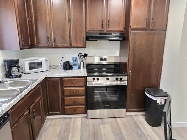 780 Ryan Ave #1, Hiawatha, IA 52233