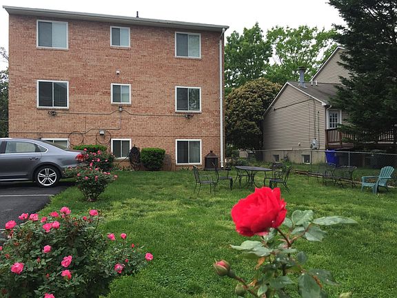 2nd image of 917 N Barton St APT 2