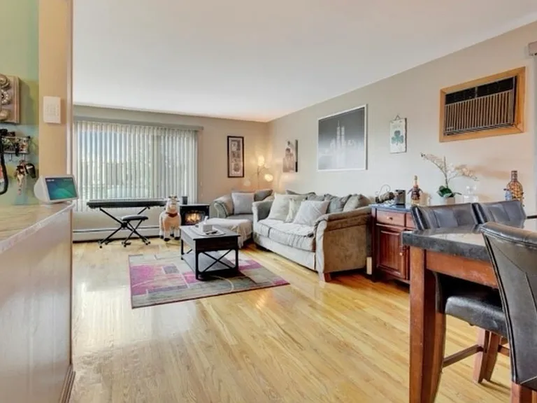 25 Linden St — Photo 5