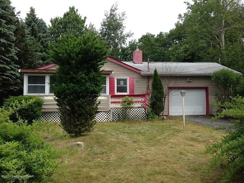 134 Fergus Way photo 1