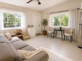 1557 NW 66th St, Miami, FL