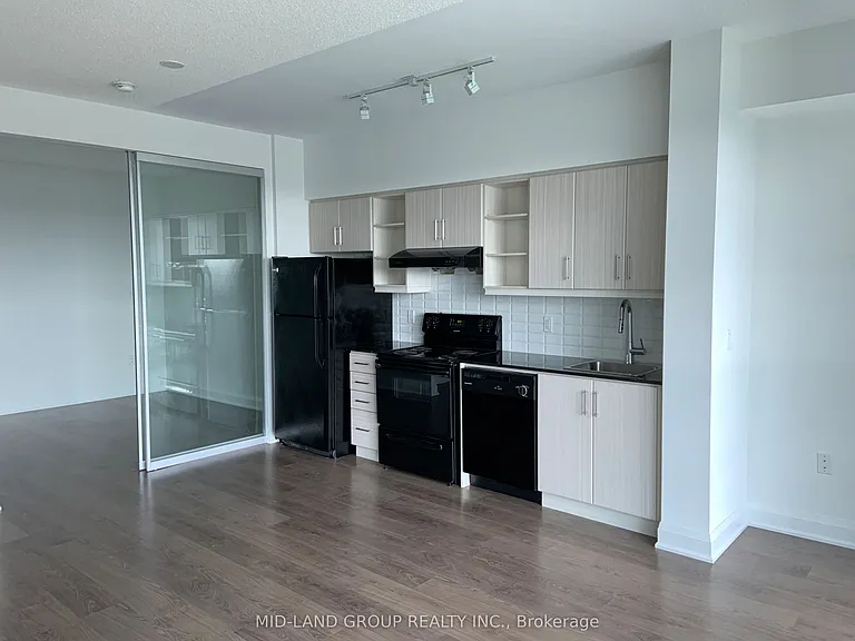 160 Vanderhoof Ave #1512 — Photo 3