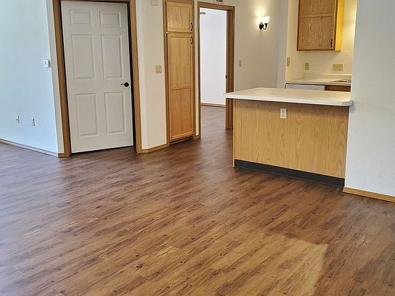 3rd image of 2132 Meadowland Dr APT 102