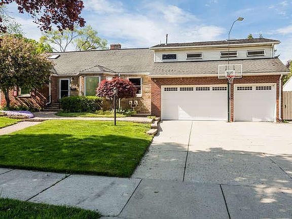 3rd image of 419 Englewood Ave