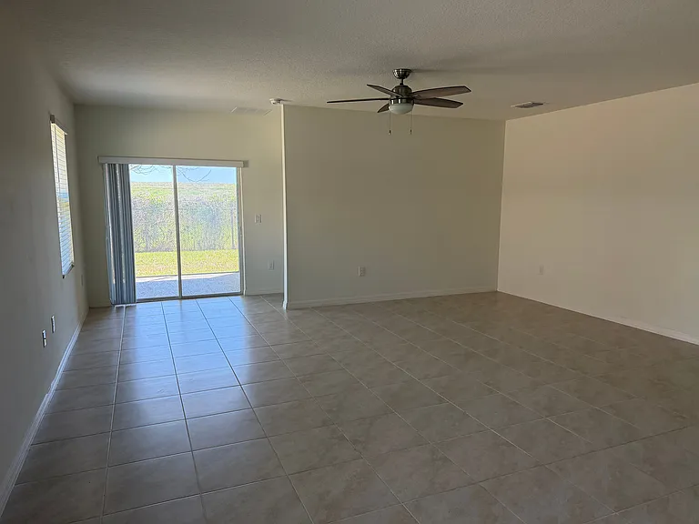 327 Lazio Cir — Photo 3