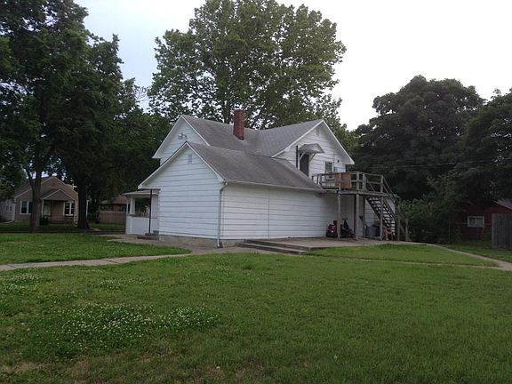 Second floor outside stair enterence