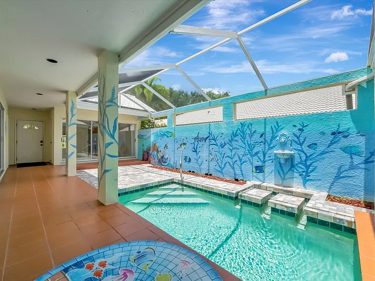 1016 Harbor Town Dr — Photo 3