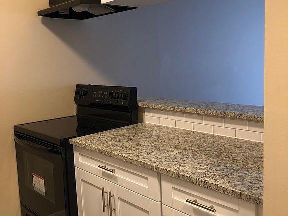 3rd image of 3210 W Kennedy Blvd APT 2