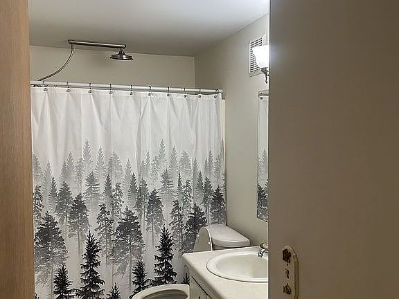 3rd image of 7022 Omaha Ct