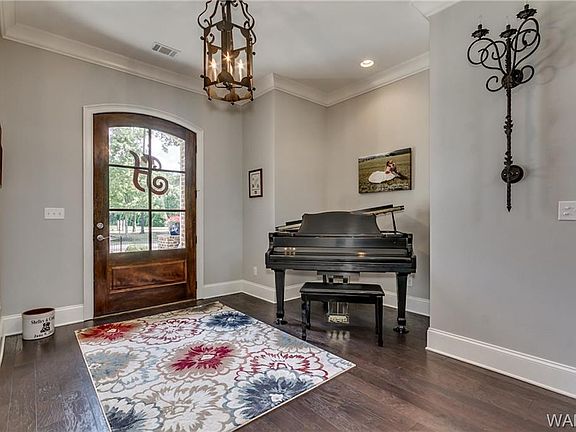 5th image of 1028 Shady Tree Ln