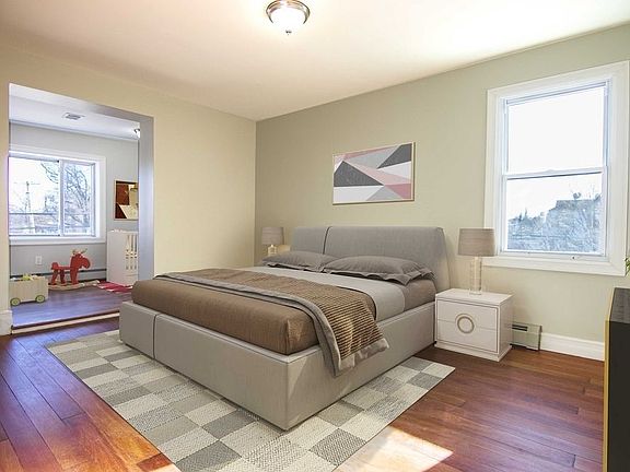 4th image of 13860 232nd St #1