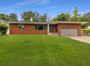 2901 Shadyoak Dr, Des Moines, IA 50310