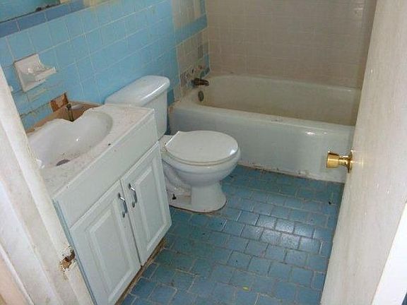 5th image of 4221 Whitehall St
