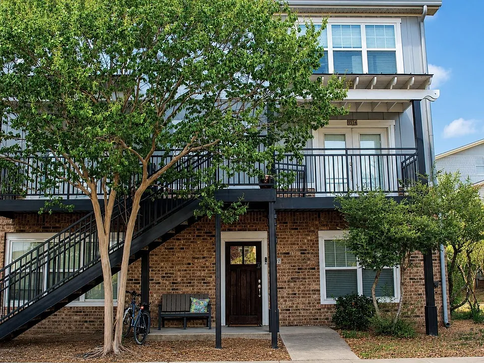 1725 Harvey Mitchell Pkwy S #1517