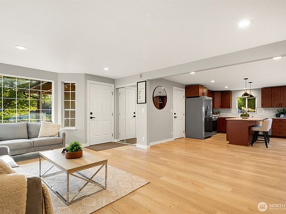 4th image of 15815 121st Avenue Ct E