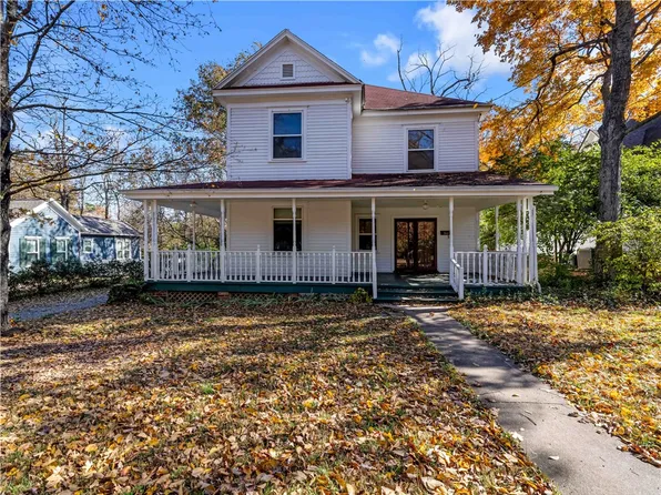 520 N Willow Ave, Fayetteville, AR 72701