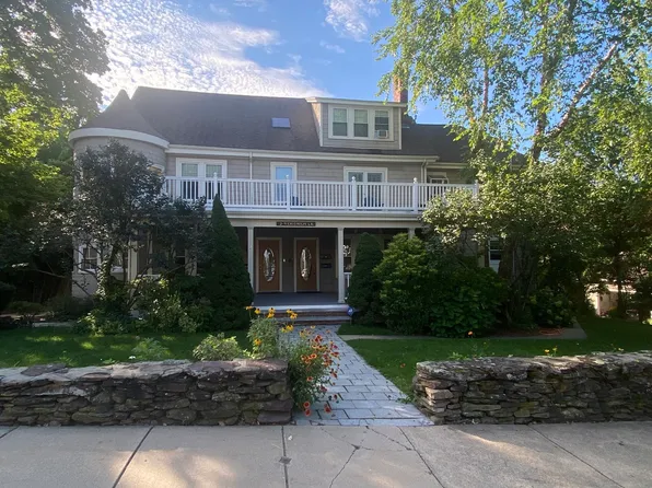 2-2 Four Chisholm Ln #3, Roslindale, MA 02131