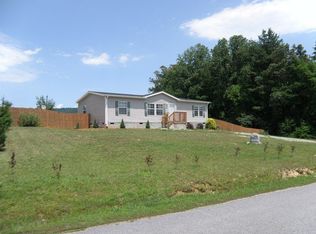 131 Cypress Estates Ln, Hendersonville, NC 28792