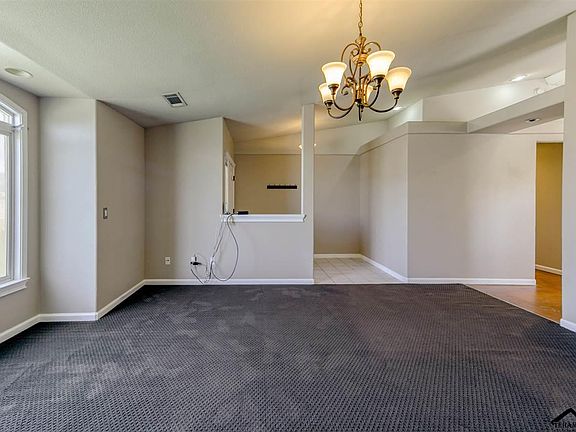 3rd image of 1395 Southpointe Dr