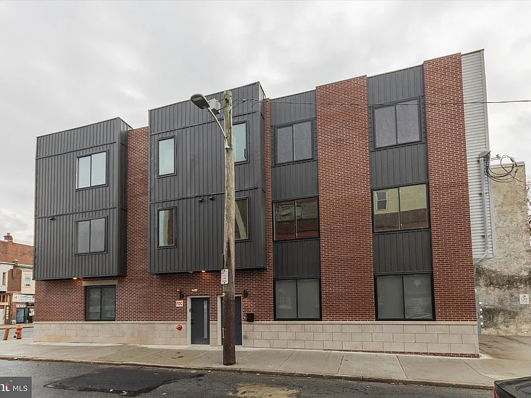 316 S 52nd St #6 — Photo 10