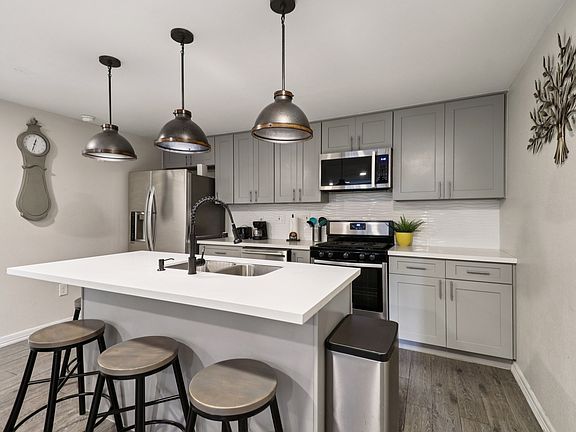 2nd image of 2701 Isabella St Unit 1