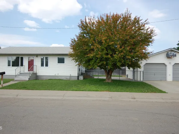 702 10th St SE, Sidney, MT 59270