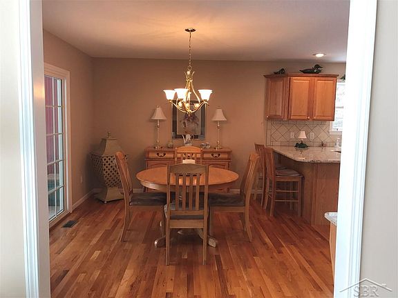 5th image of 6882 Alma Ct