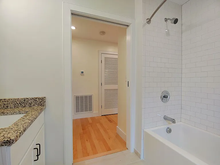 2489 Washington St #2C — Photo 23