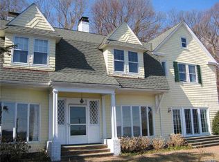 990 Shore Rd, Oyster Bay, NY 11771