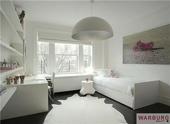 Sold by Warburg | media 25