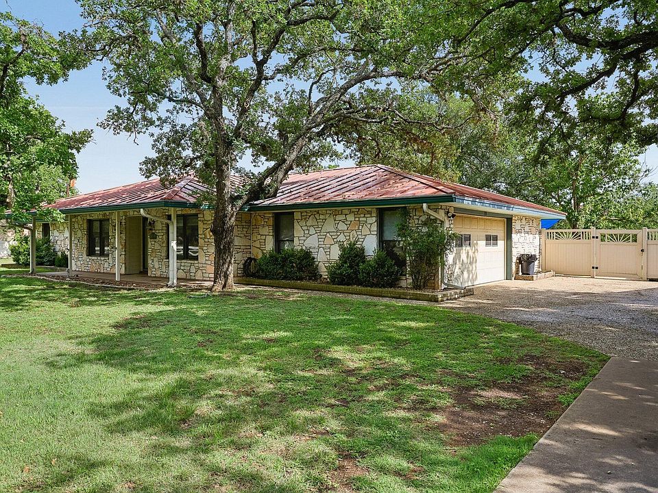 1st image of 433 Oak Wood Rd