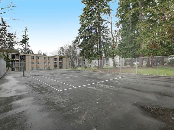 5th image of 14630 NE 32nd St APT E4