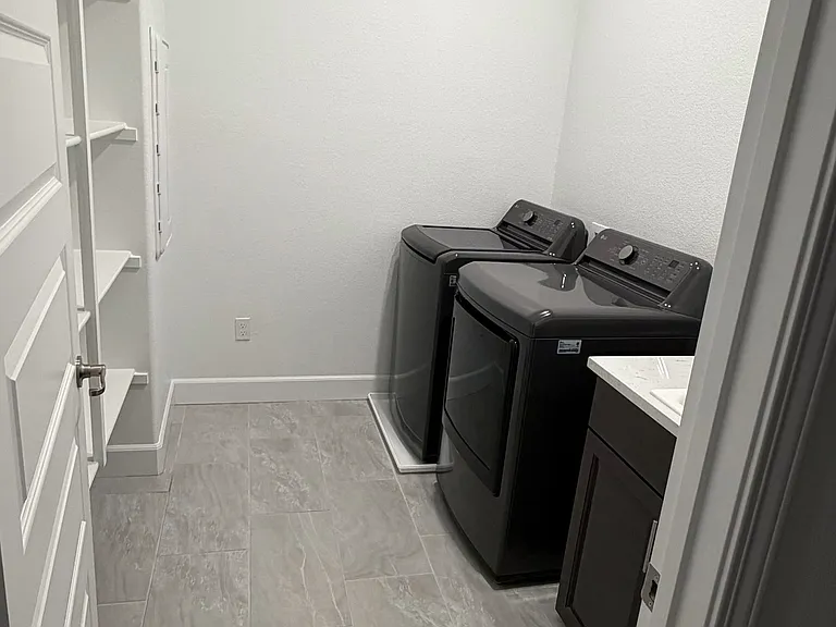 3362 Hedgerow Dr — Photo 11