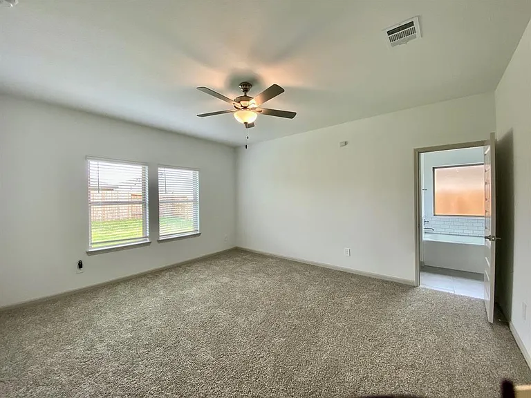 1515 Wells Manor Ln — Photo 9