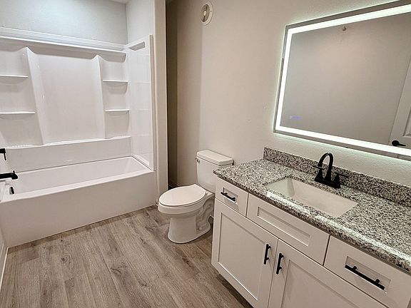 5th image of 104 Village Dr #101