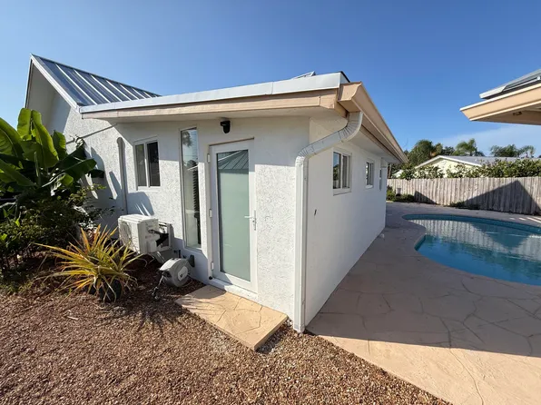5814 SE Orange Blossom Trl S #B, Hobe Sound, FL 33455
