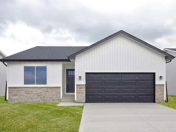 1109 Featherstone Ave NE, Bondurant, IA 50035