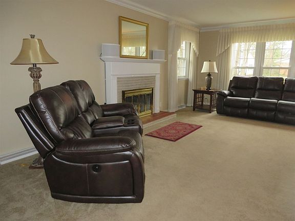 4th image of 4208 W Beechwood Ave