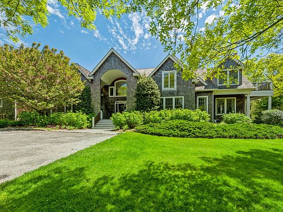 2nd image of 36 Fourteen Hills Ct