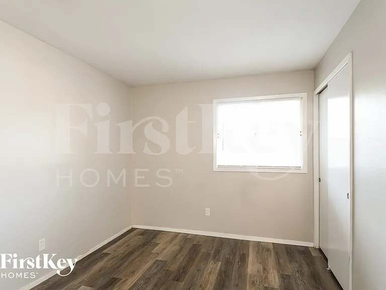 440 Durwood Dr — Photo 11